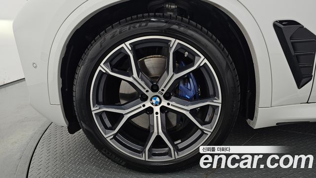 BMW X5 G05 xDrive 40i M Sport - фото 4