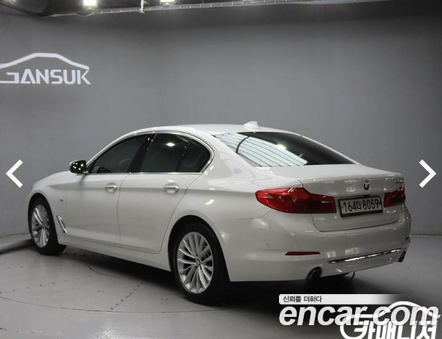 BMW 5-Series G30 530i Luxury Plus - фото 2