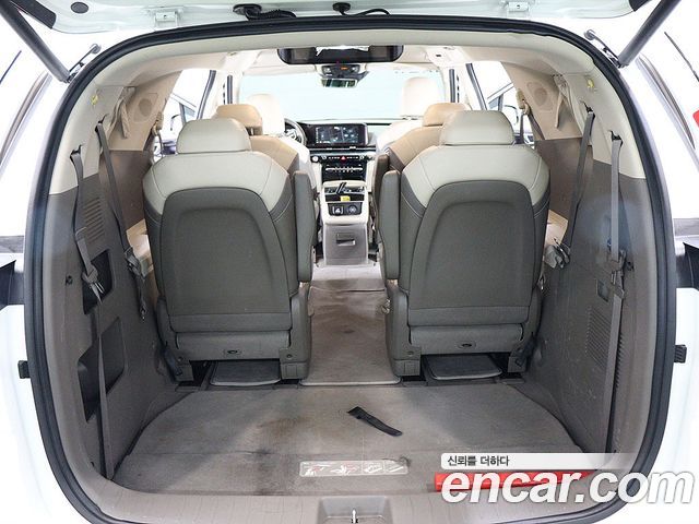 Kia Carnival 4-го поколения 9-Seater Hi-Limousine Signature - фото 4