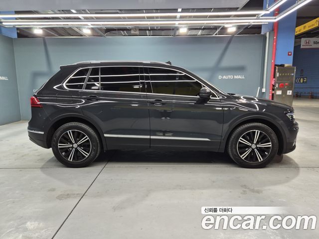 Volkswagen Tiguan 2-го поколения 2.0 TDI Prestige - фото 2