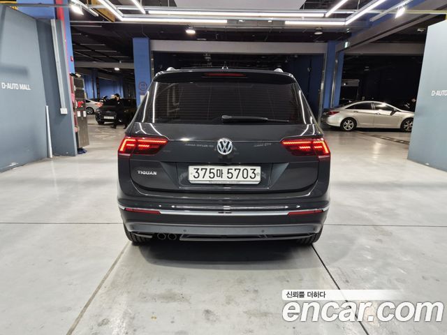 Volkswagen Tiguan 2-го поколения 2.0 TDI Prestige - фото 3