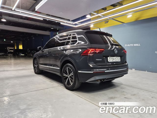 Volkswagen Tiguan 2-го поколения 2.0 TDI Prestige - фото 4