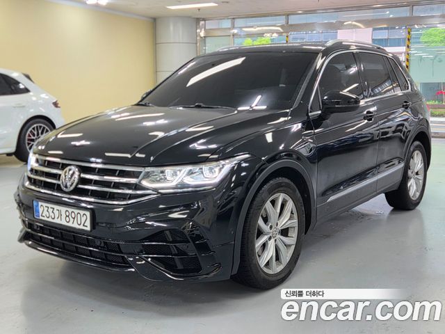 Volkswagen Tiguan 2-го поколения 2.0 TDI Premium - фото 0