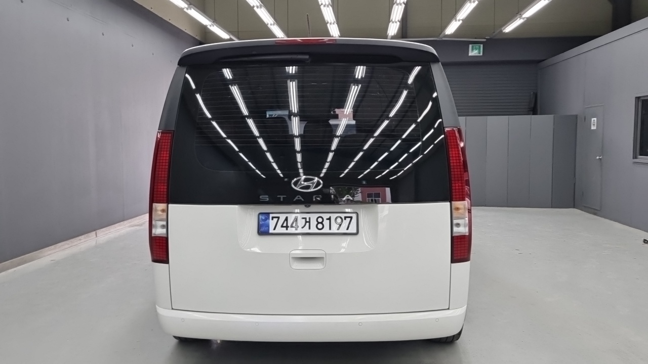 Hyundai Staria Tourer 11-Seater Modern - фото 3