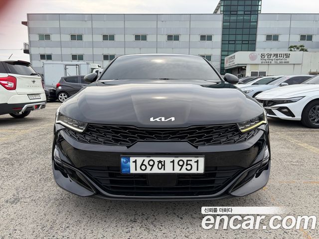 Kia K5 3-го поколения 2.0 Prestige - фото 1