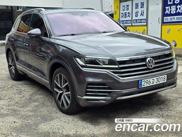 Volkswagen Touareg 3-го поколения 3.0 TDI Prestige - фото 0