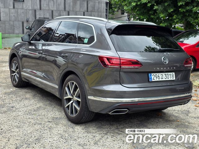 Volkswagen Touareg 3-го поколения 3.0 TDI Prestige - фото 1