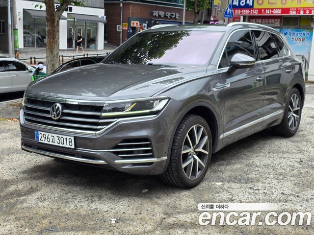 Volkswagen Touareg 3-го поколения 3.0 TDI Prestige - фото 2