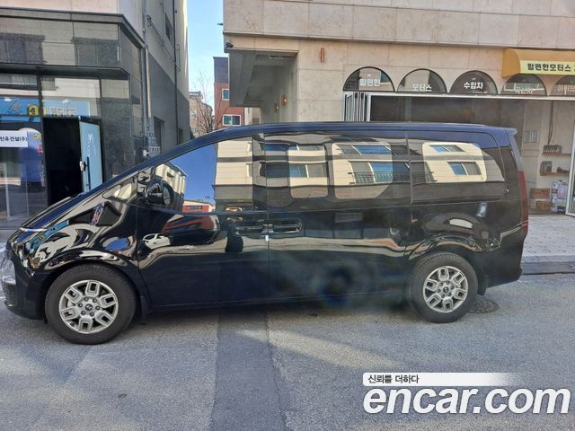 Hyundai Staria Cargo 5-Seater Modern - фото 1