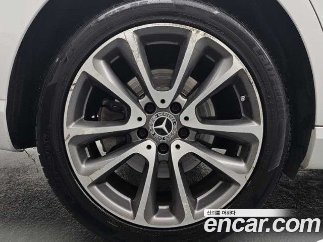 Mercedes-Benz E-Class W213 E300 4MATIC Avnatgarde - фото 4