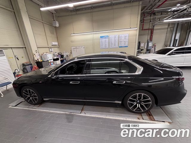 BMW 7-Series G70 740i xDrive M Sport Limited - фото 3