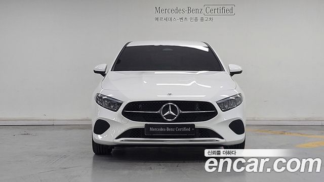 Mercedes-Benz A-Class W177 A220 Hatchback - фото 2