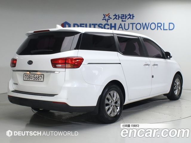 Kia Carnival Новый 11-Seater Deluxe - фото 1