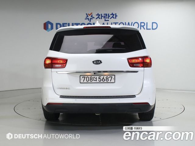 Kia Carnival Новый 11-Seater Deluxe - фото 3