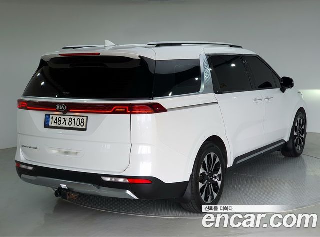 Kia Carnival 4-го поколения 9-Seater Signature - фото 1