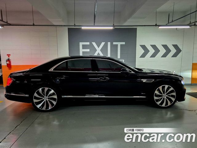 Bentley Flying Spur 3-го поколения 4.0 Azure - фото 2