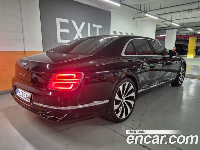 Bentley Flying Spur 3-го поколения 4.0 Azure - фото 4