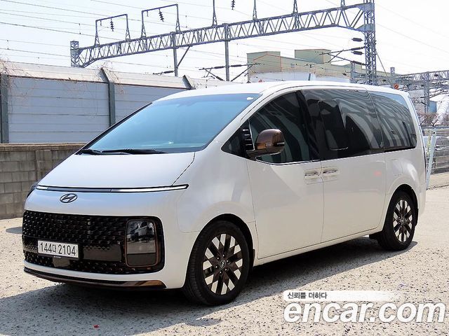 Hyundai Staria Lounge 9-Seater Prestige - фото 1