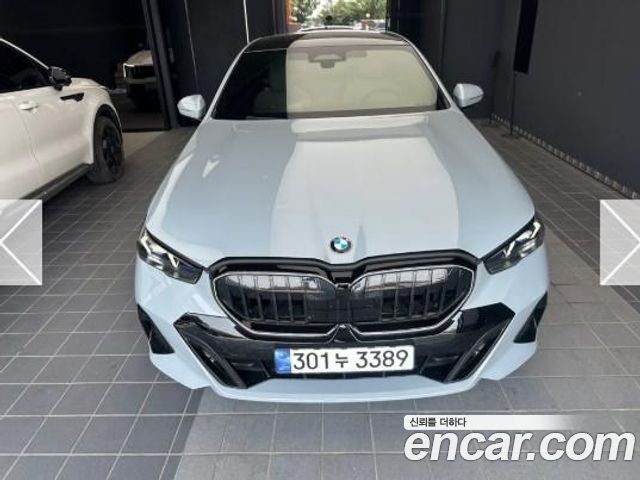 BMW 5-Series G60 520i Special Edition - фото 0