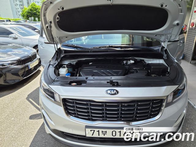 Kia Carnival Новый 11-Seater Deluxe - фото 0