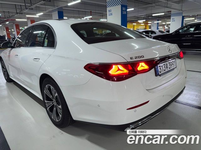 Mercedes-Benz E-Class W214 E200 Avantgarde - фото 1