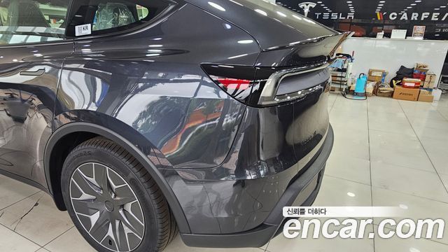 Tesla Model Y L Long Range AWD - фото 3