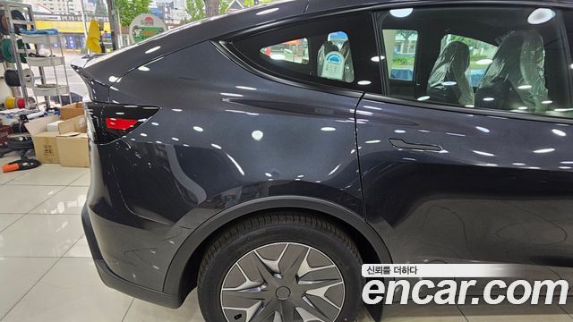 Tesla Model Y L Long Range AWD - фото 4