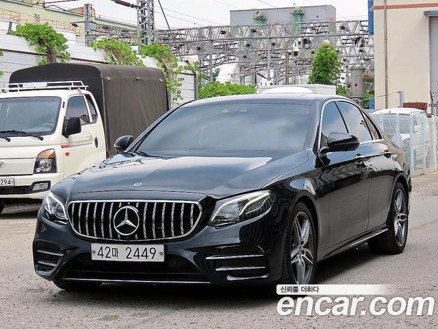 Mercedes-Benz E-Class W213 E300 AMG Line - фото 1