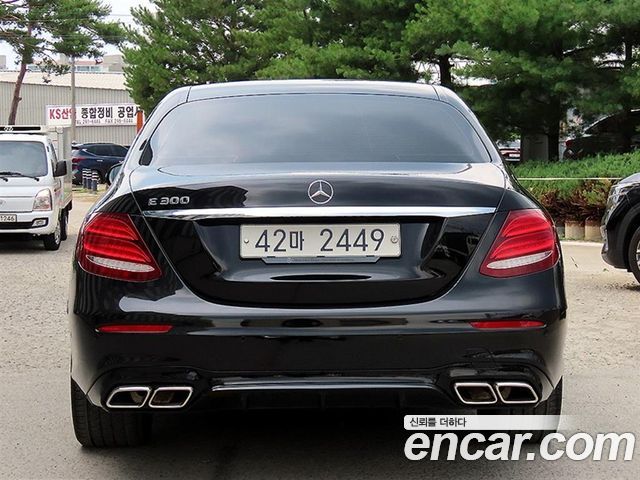 Mercedes-Benz E-Class W213 E300 AMG Line - фото 3