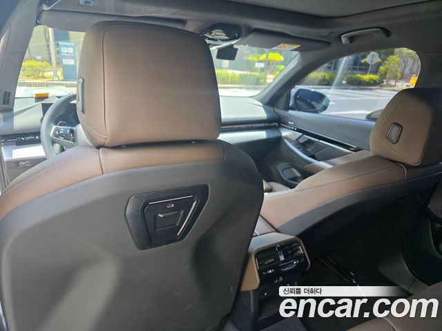 BMW 5-Series G60 520i M Sport - фото 0
