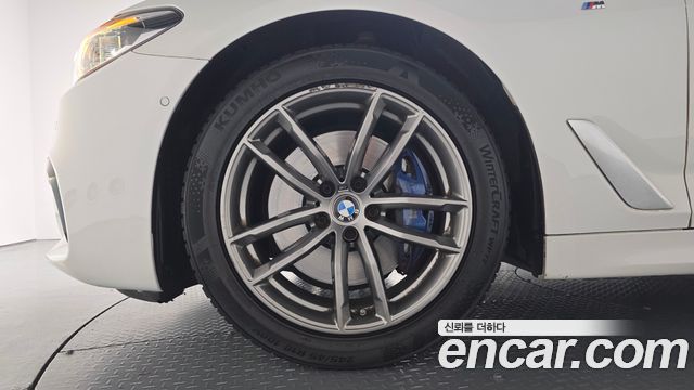 BMW 5-Series G30 530i M Sport Package - фото 3