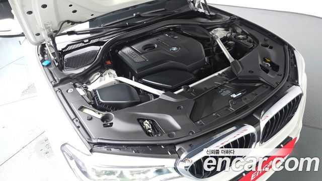 BMW 5-Series G30 530i M Sport Package - фото 4