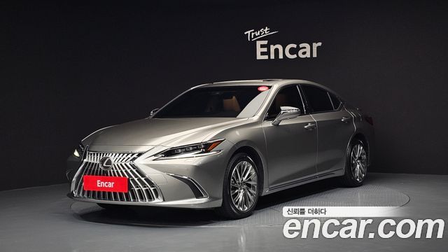 Lexus ES 7-го поколения Executive - фото 0