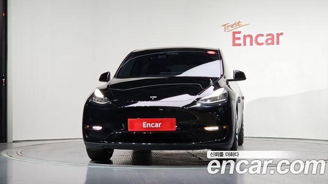 Tesla Model Y Long Range AWD - фото 2