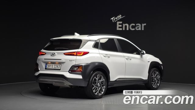 Hyundai Kona гибрид Premium Special - фото 1