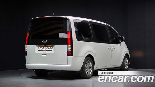 Hyundai Staria Tourer 11-Seater Modern - фото 1