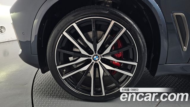 BMW X5 G05 M50i - фото 3