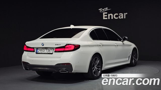 BMW 5-Series G30 520i M Sport - фото 1