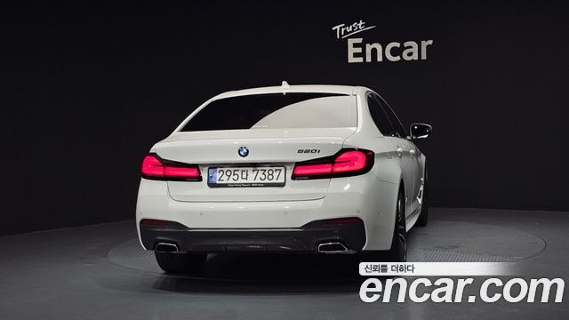 BMW 5-Series G30 520i M Sport - фото 3