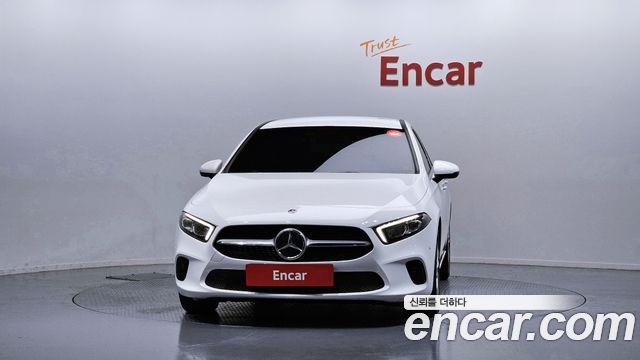 Mercedes-Benz A-Class W177 A220 Sedan - фото 2