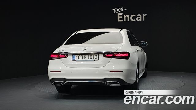 Mercedes-Benz E-Class W213 E250 AMG Line - фото 3