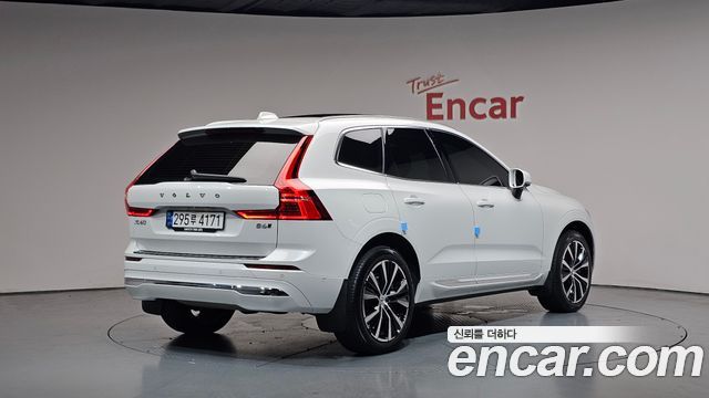 Volvo XC60 2-го поколения B6 Ultimate Bright - фото 0