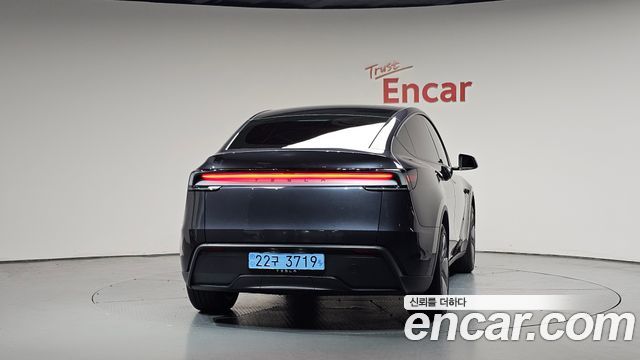 Tesla Model Y Premium RWD - фото 2