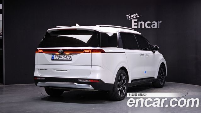 Kia Carnival 4-го поколения 9-Seater Noblesse - фото 1