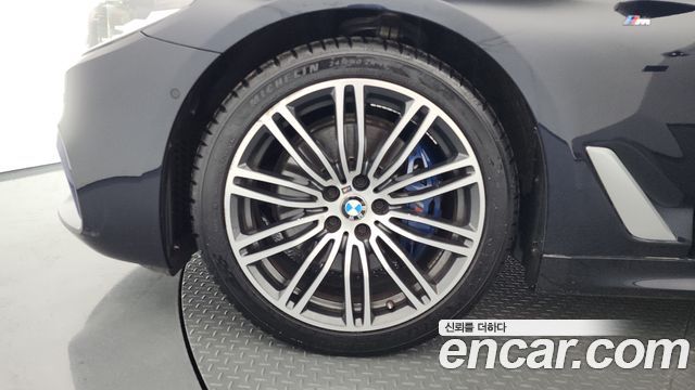 BMW 5-Series G30 530i xDrive M Sport Package Plus - фото 4