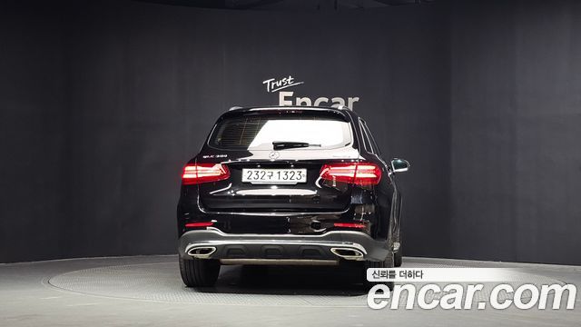 Mercedes-Benz GLC-Class X253 GLC300 4MATIC AMG Line - фото 3