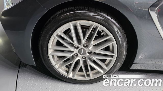 Genesis G70 2.0T Elite - фото 4