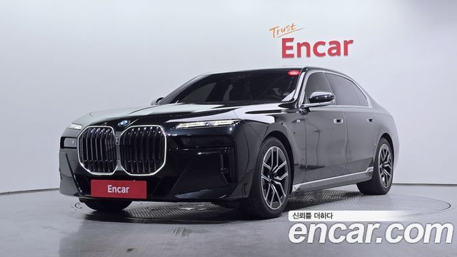 BMW 7-Series G70 740i xDrive M Sport - фото 0