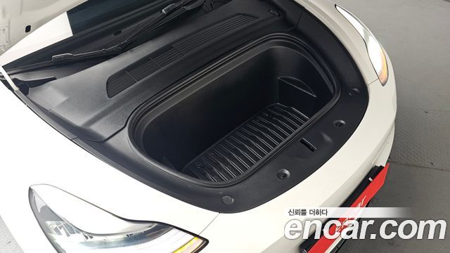 Tesla Model Y Long Range AWD - фото 4