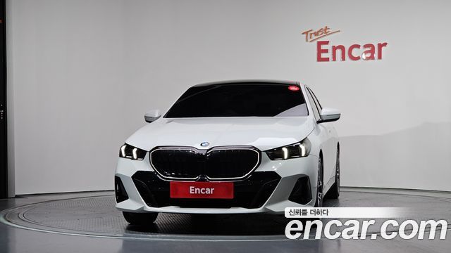 BMW 5-Series G60 520i Special Edition - фото 2